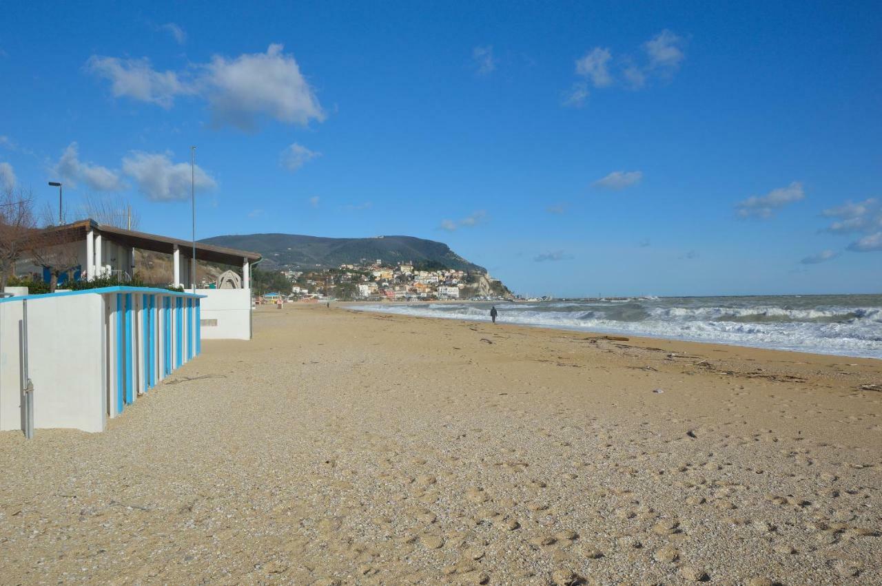 Casa Linda, A Due Passi Dal Mare Apartment Нумана Екстериор снимка
