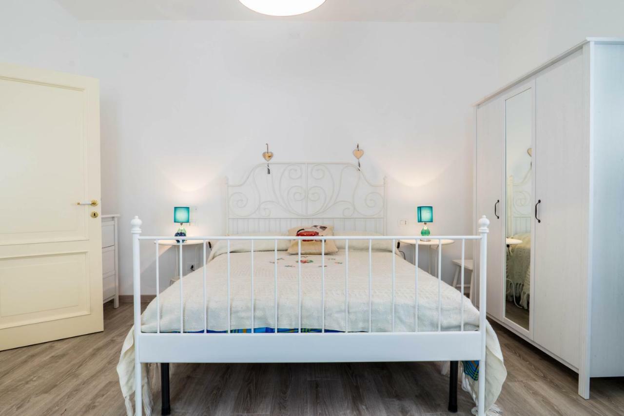 Casa Linda, A Due Passi Dal Mare Apartment Нумана Екстериор снимка