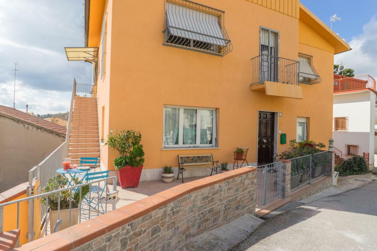 Casa Linda, A Due Passi Dal Mare Apartment Нумана Екстериор снимка