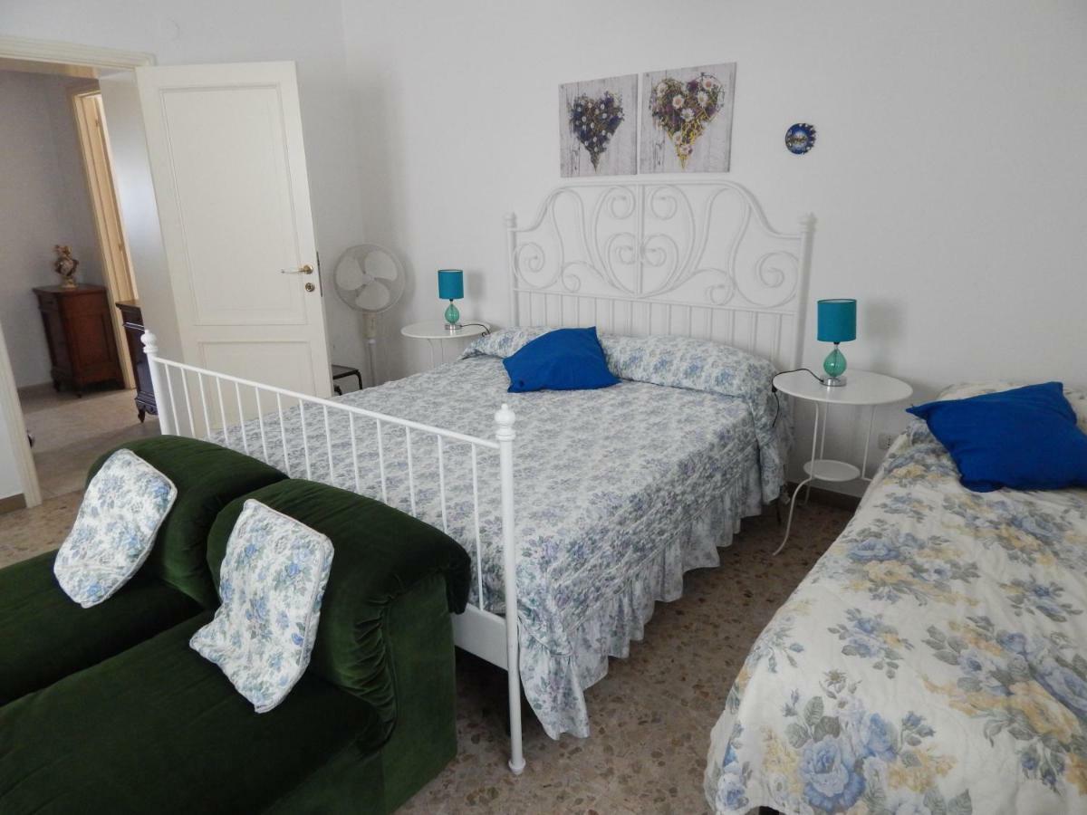 Casa Linda, A Due Passi Dal Mare Apartment Нумана Екстериор снимка